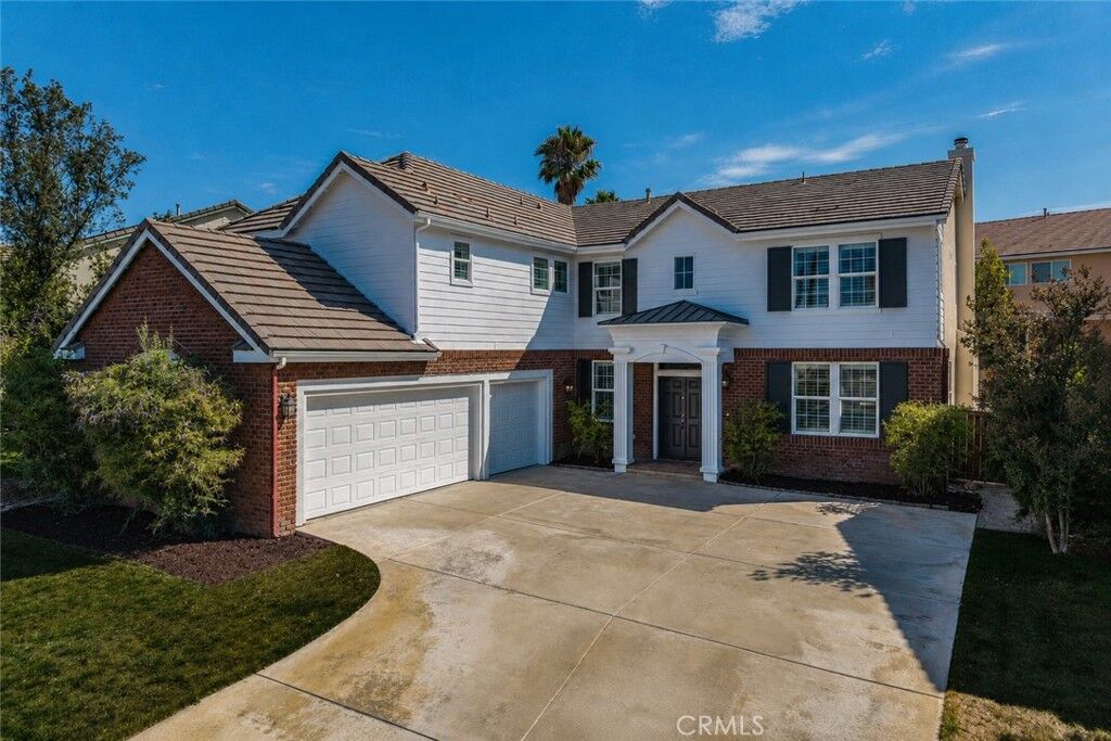 Property Photo: 45084 Vine Cliff CA 92592