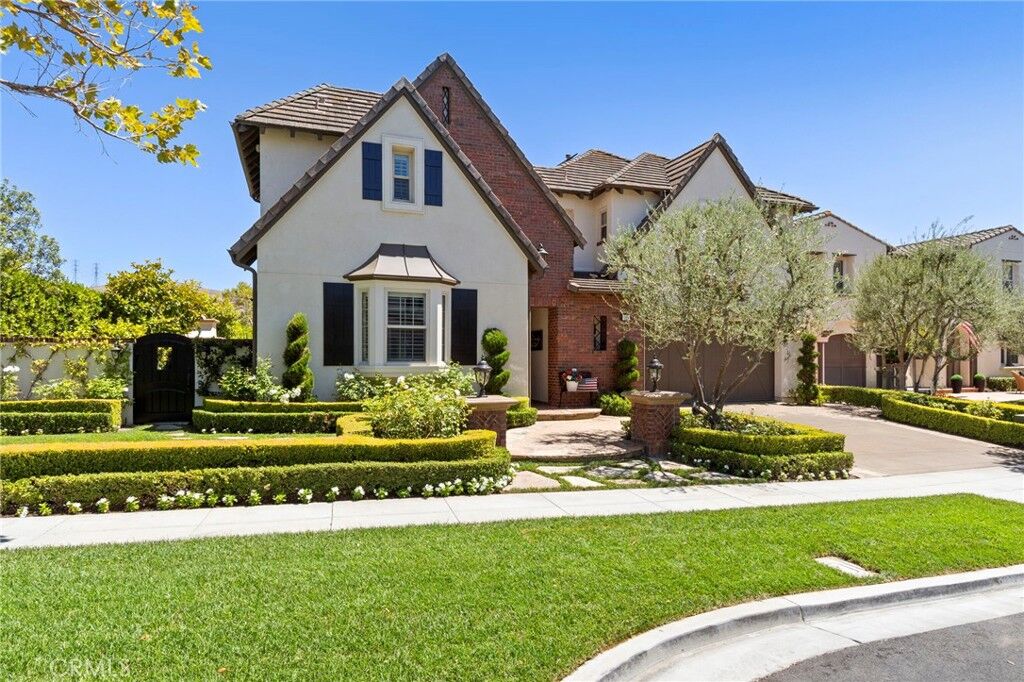 Property Photo:  10 Jenny  CA 92694 
