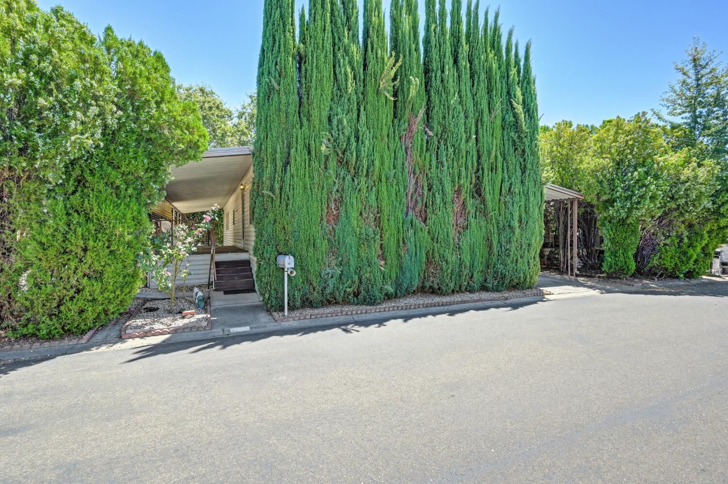 Property Photo:  229 Pau Hana Circle  CA 95621 