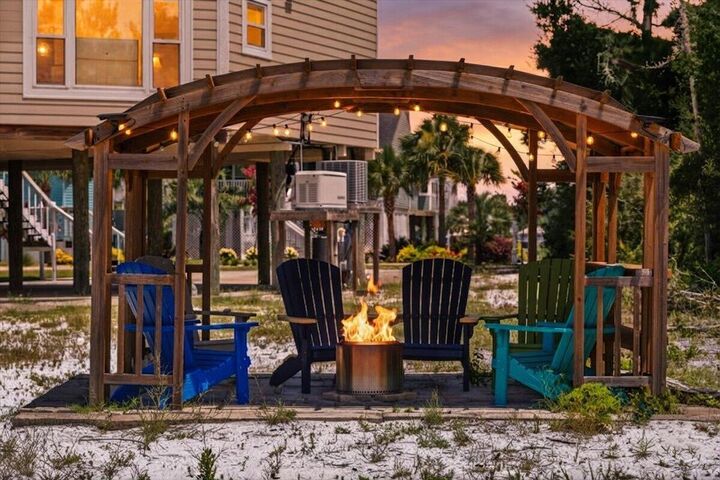 Property Photo: 7817 Petersen Point Road FL 32583