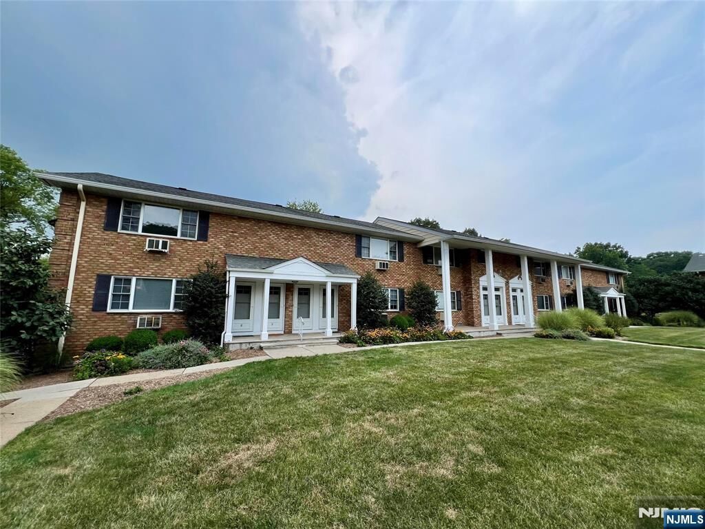 Property Photo:  115 N Franklin Turnpike 4  NJ 07446 