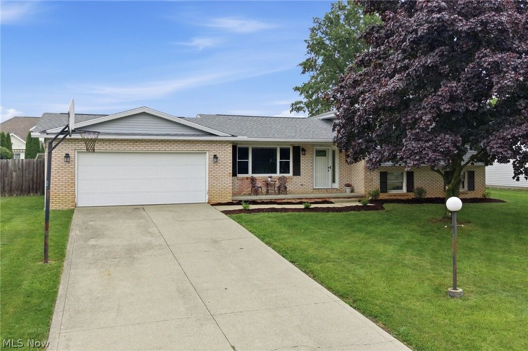Property Photo:  1046 Foxmoor Lane  OH 44805 