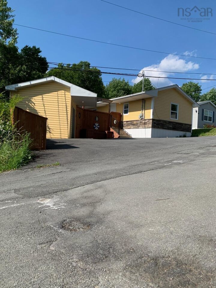 Property Photo: 189 Hilltop Drive NS B4C 2P6