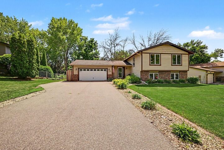 Property Photo:  1950 Timber Wolf Trail N  MN 55122 