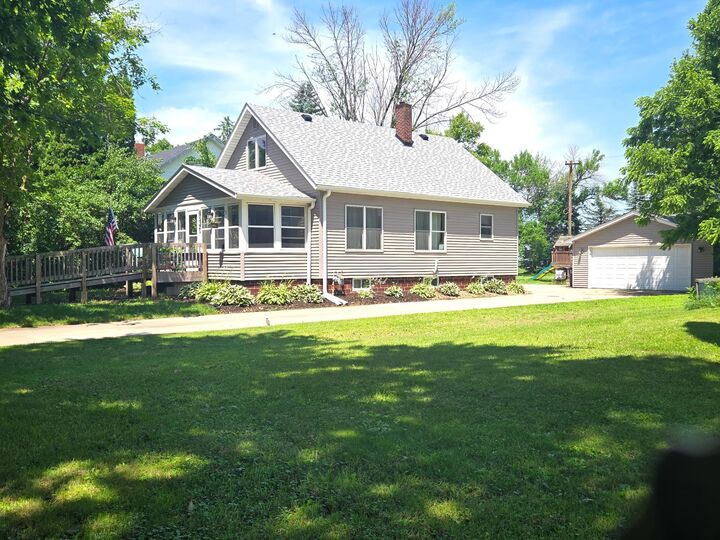 Property Photo: 704 Broadway Street MN 56017