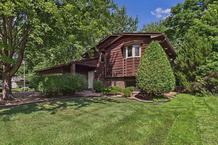Property Photo:  9194 Goldenrod Lane N  MN 55369 