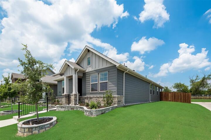 Property Photo: 210 Olympus Street TX 75098