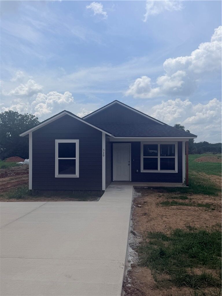 Property Photo:  319 Charley Street  AR 72761 