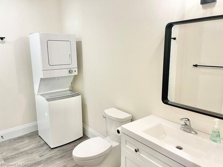 Property Photo:  16 Peel Street 5  ON N3Y 1R9 