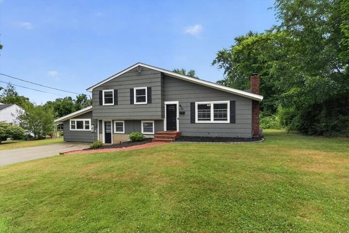 Property Photo:  15 Russell Rd  MA 02382 