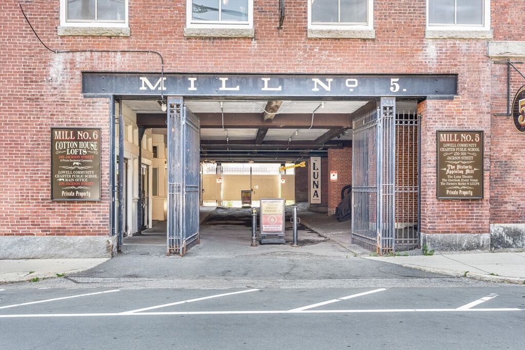 Property Photo:  240 Jackson Street 622  MA 01852 