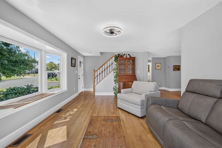 Property Photo: 17 Rockwood Ln MA 01843