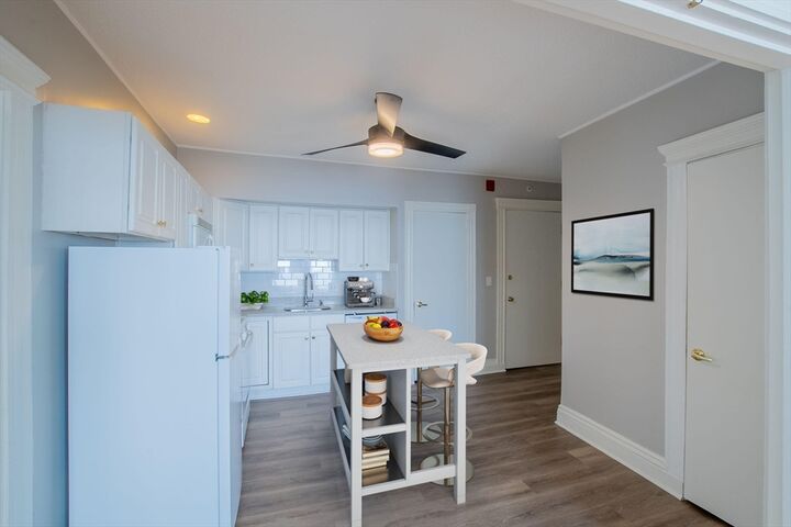Property Photo:  285 Lynn Shore Dr. 302  MA 01902 