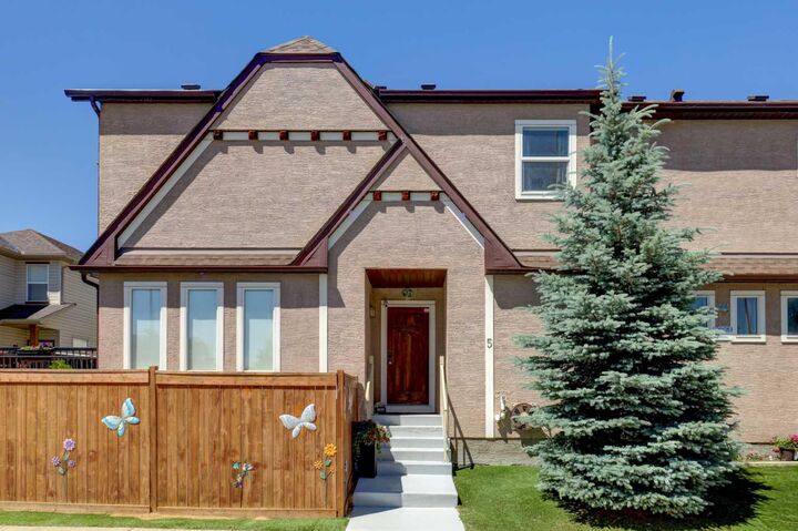 5 Covecreek Mews NE — photo 1
