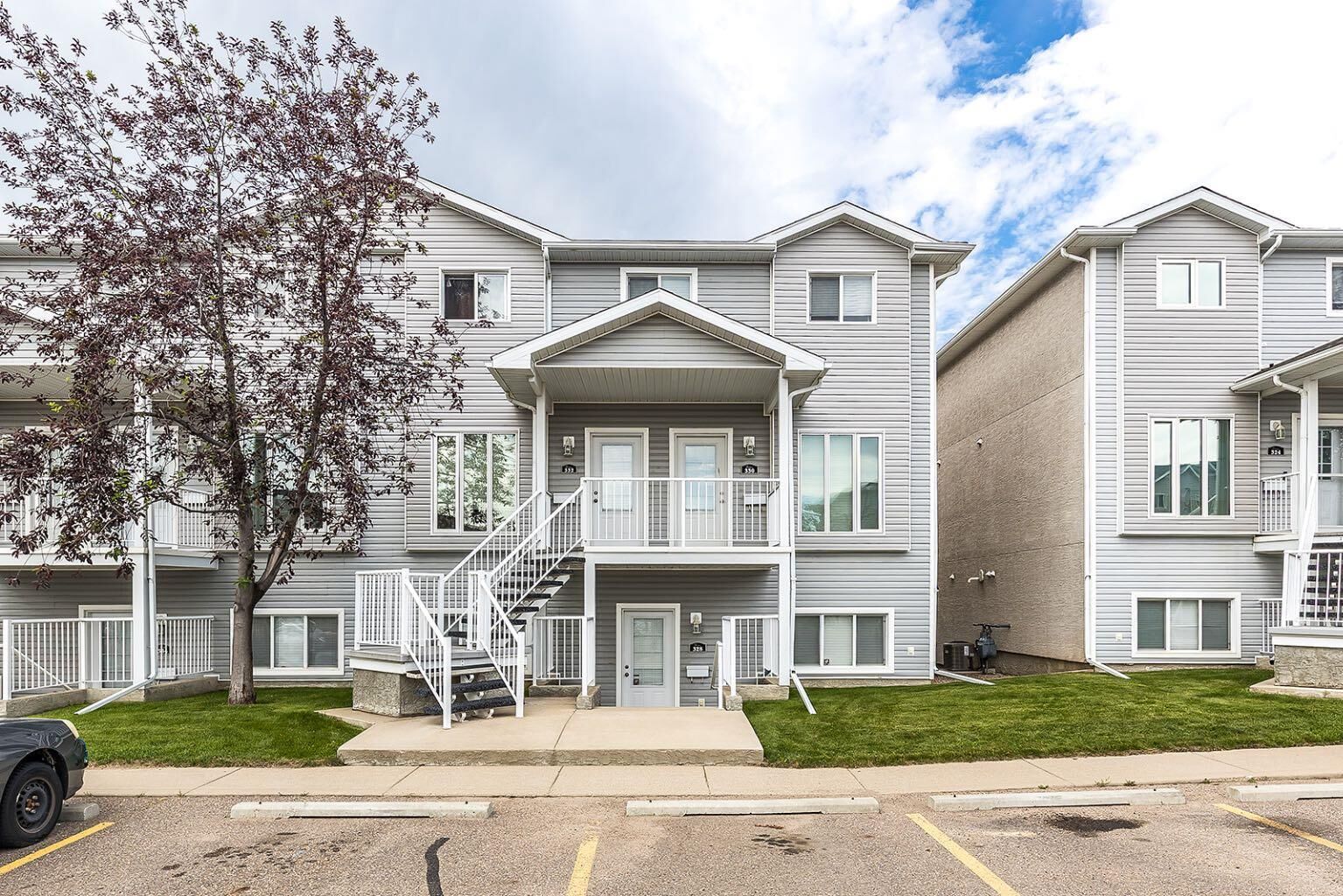 Property Photo:  328 Northlands Pointe NE  AB T1C 0C1 
