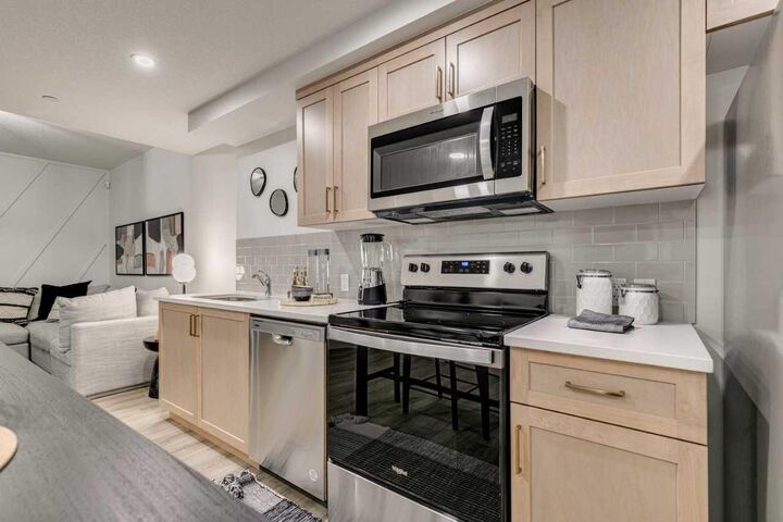 Property Photo:  72 Southborough Square NE  AB T4C 3J7 