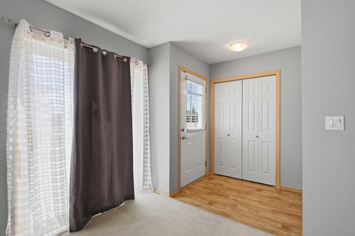 Property Photo:  33 Jennings Crescent 48  AB T4P 0A3 