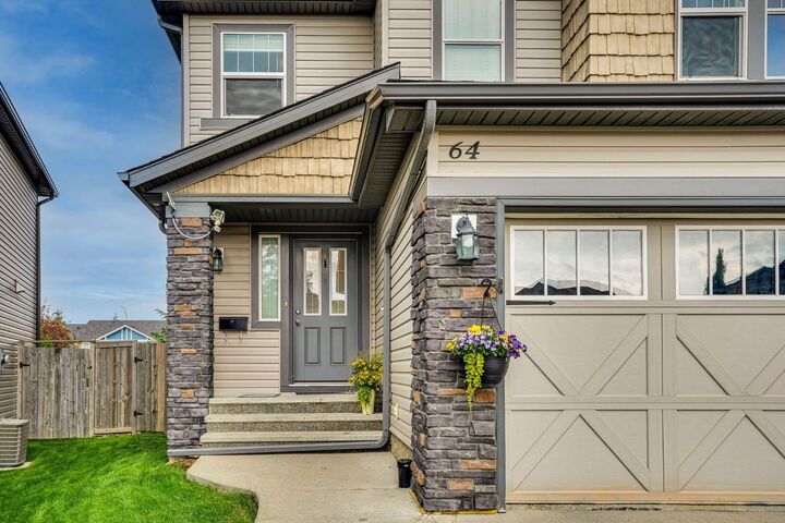 Property Photo:  64 Sage Hill Point NW  AB T3R 0H3 