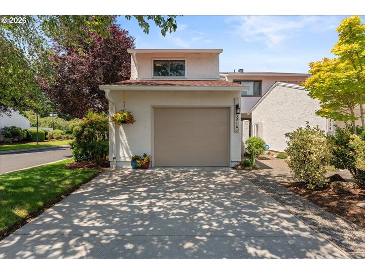 Property Photo:  3316 NE 29th St  OR 97030 