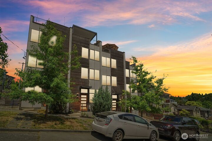 Property Photo: 2852 SW Nevada Street WA 98126