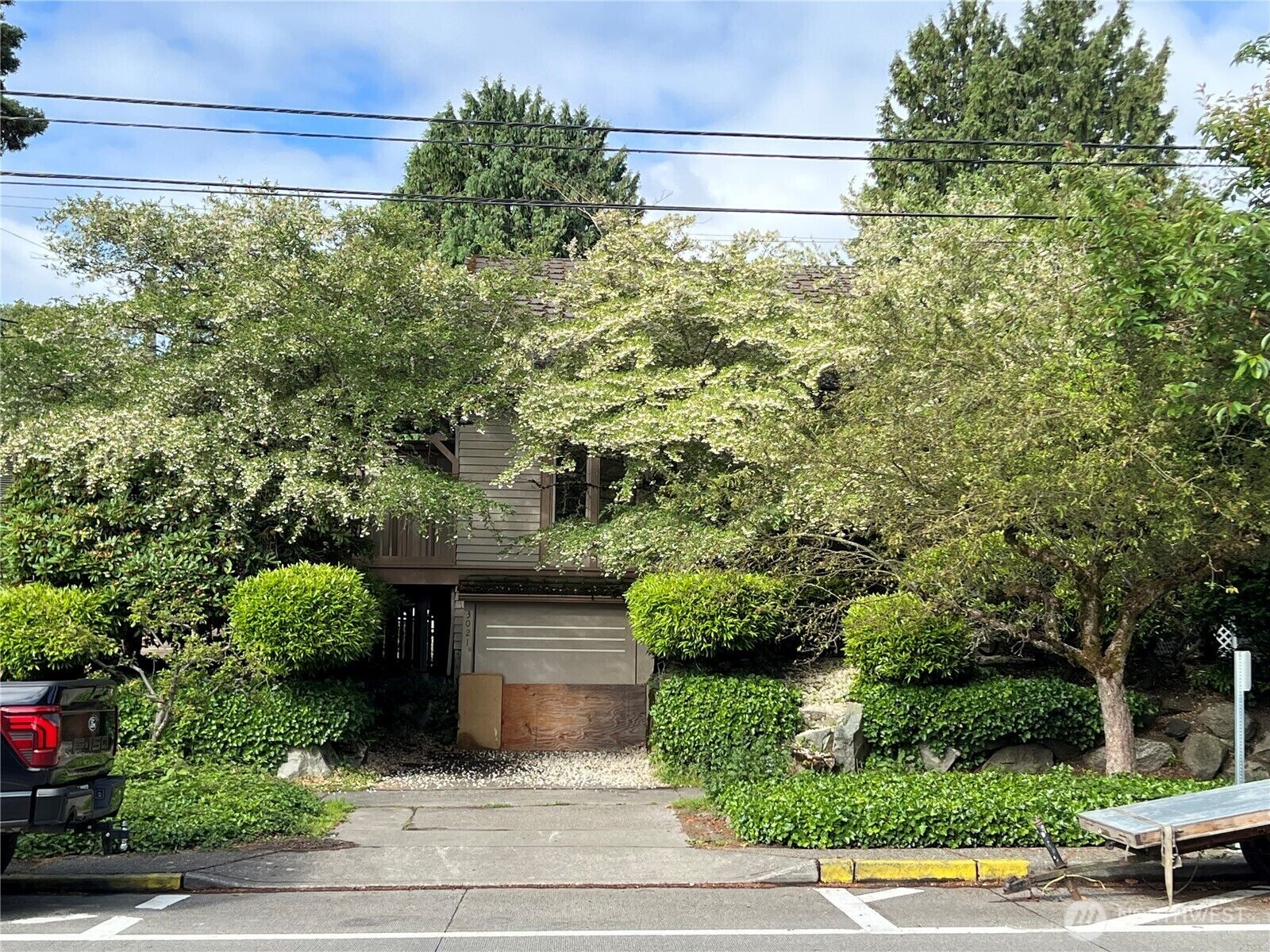 Property Photo: 3021 Fuhrman Avenue E WA 98102