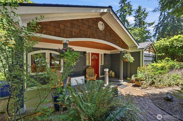 Property Photo:  18002  25th Avenue NE  WA 98155 