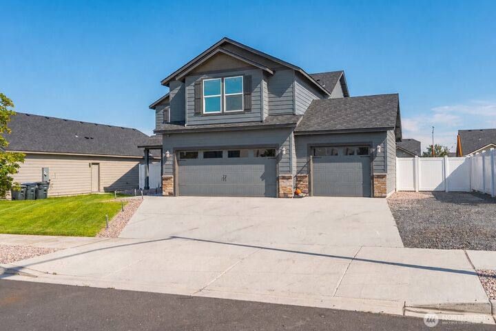 Property Photo:  4211 W Heaverlo Drive  WA 98837 