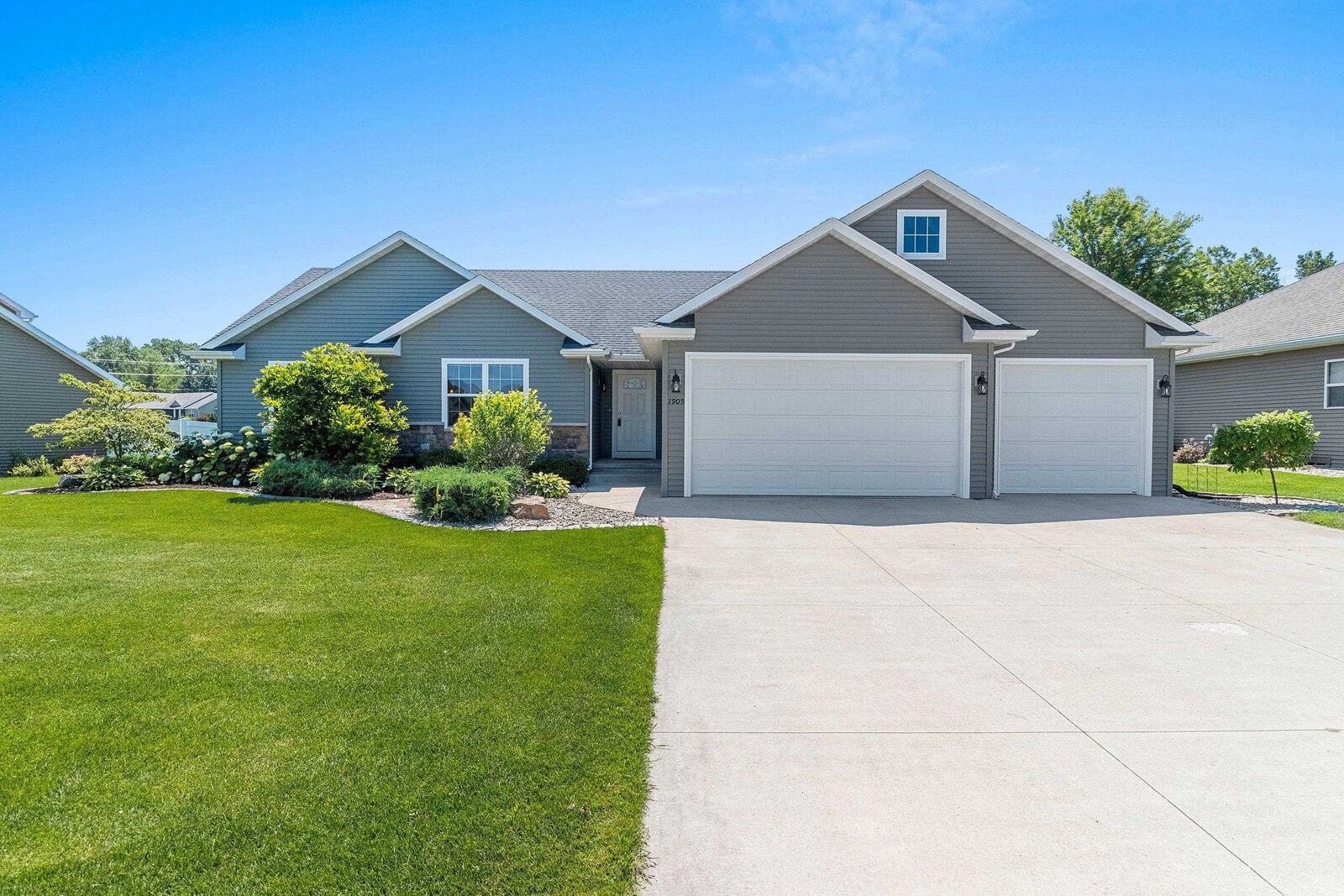Property Photo:  1905 Wasilla Lane  WI 54956-9427 
