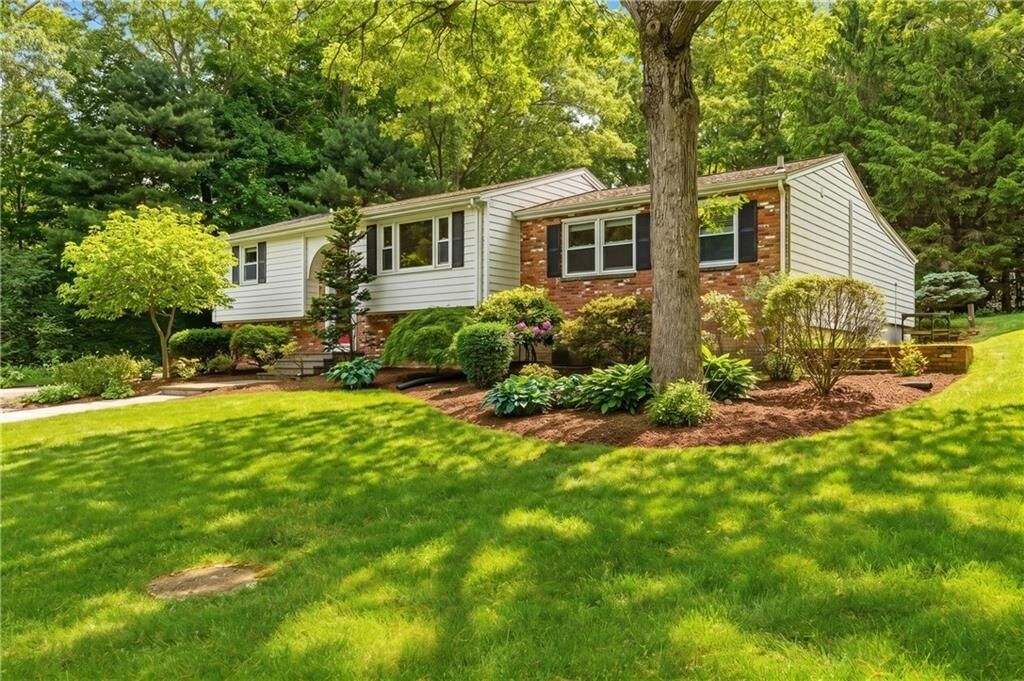 Property Photo:  8 Ledgemont Drive  RI 02865 