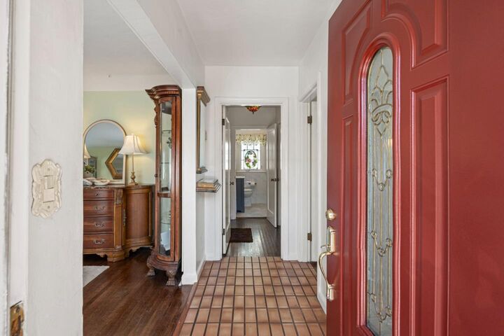 Property Photo:  108 Burlingame Avenue  CA 94010 