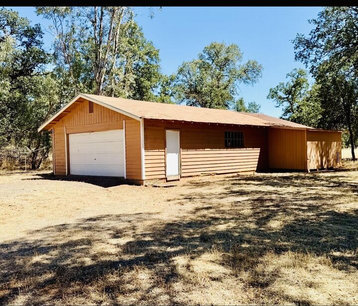 Property Photo: 16185 Caribou Road CA 96022