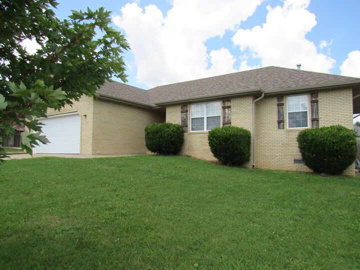 Property Photo:  572 S Carriage Crossing  MO 65714 