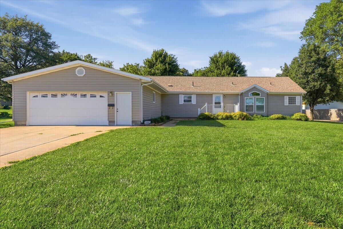 Property Photo:  305 Fletcher  Street  IA 51652 