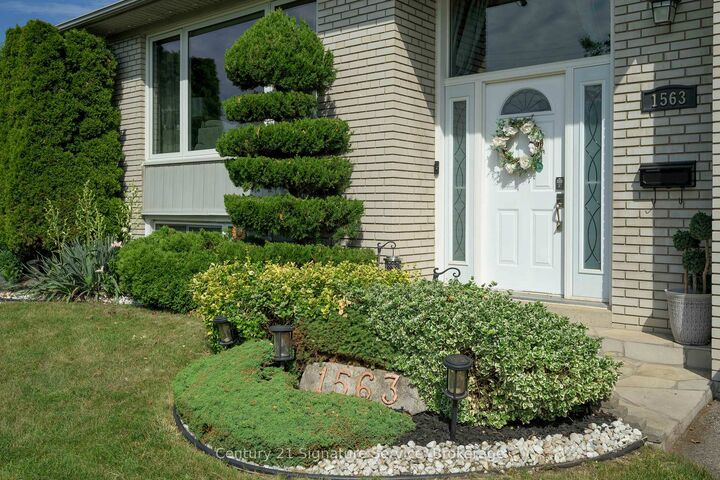 Property Photo: 1563 Brentano Boulevard ON L4X 1A5