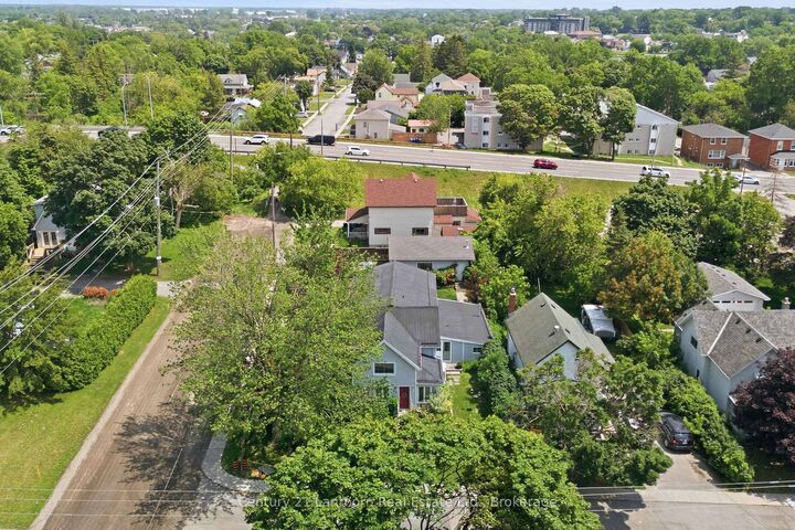 Property Photo:  89 Gordon Street  ON K8P 3E7 