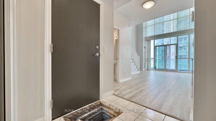 Property Photo: 223 Webb Drive 2114 ON L5B 0E8