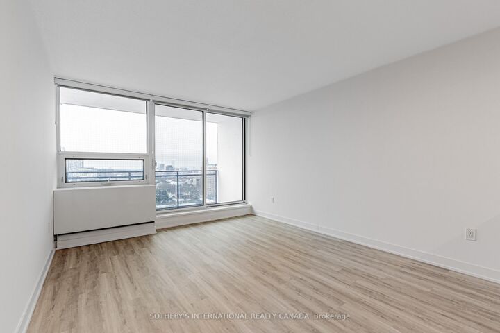 Property Photo: 191 Sherbourne Street 1718 ON M5A 3X1