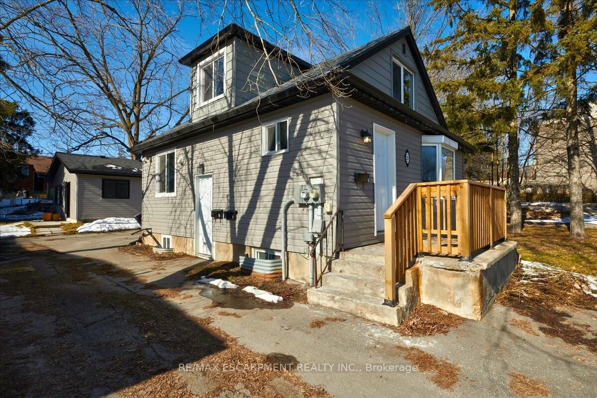 Property Photo: 210 Owen Street #2 ON L4M 3J2