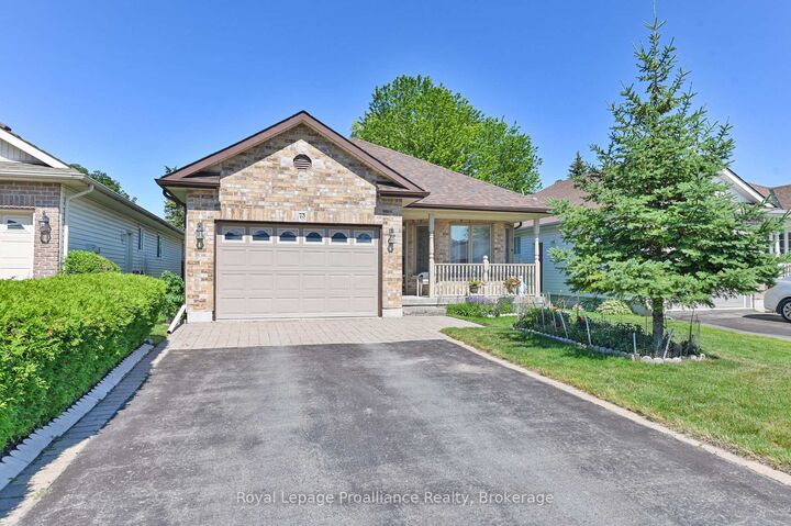 Property Photo:  73 Finch Drive  ON K8P 5L4 
