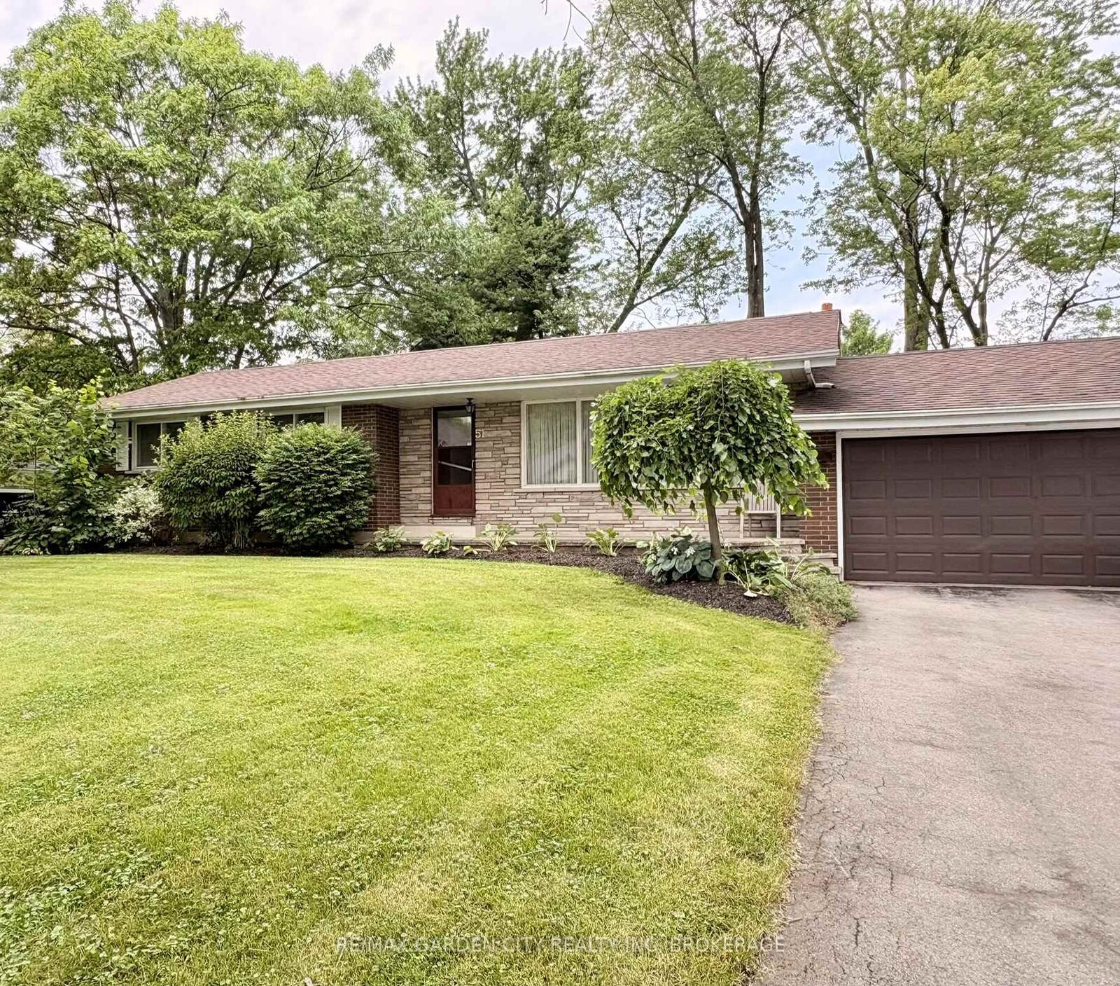 Property Photo:  51 Bacon Lane  ON L3C 3E6 