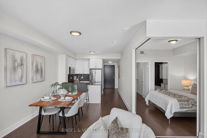 Property Photo: 1035 Bank Street 1501 ON K1H 7R1