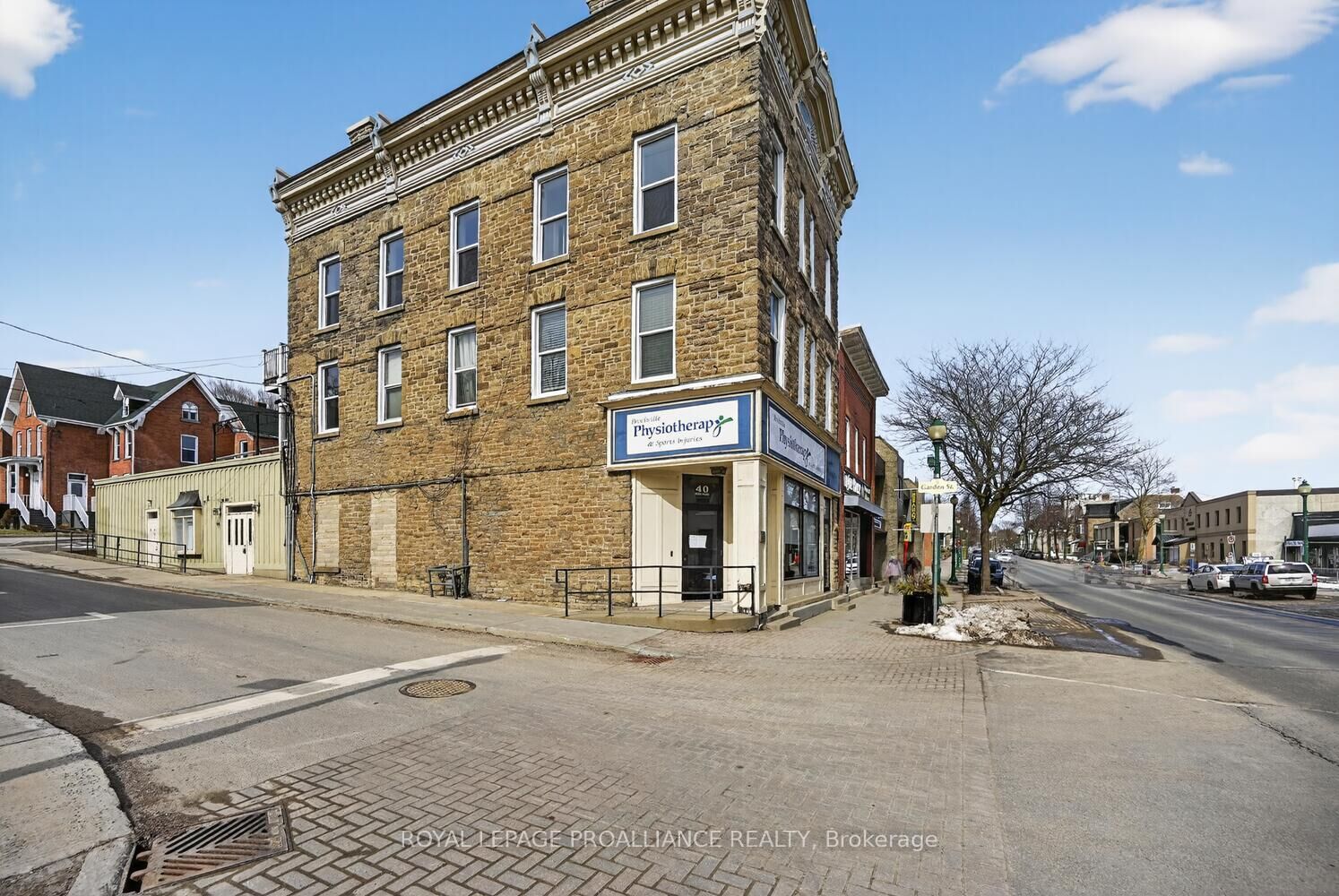 Property Photo:  2 -42 King Street E  ON K6V 1B1 