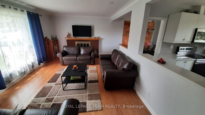 Property Photo: 1015 Pinecrest Road ON K2B 6B6