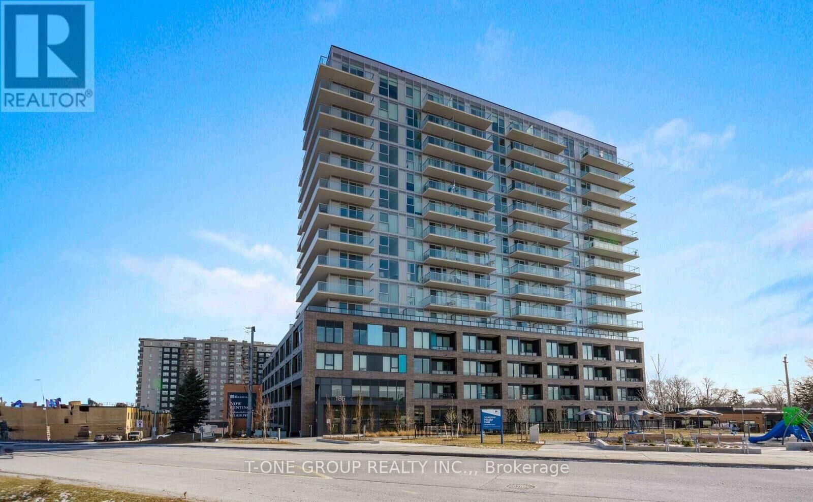 Property Photo:  185 Deerfield Road 1007  ON L3Y 0G7 