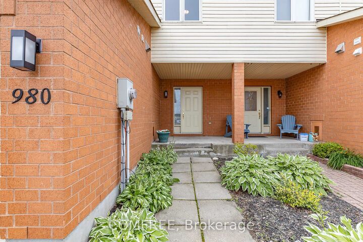Property Photo: 980 Heritage Drive ON K4K 1V3