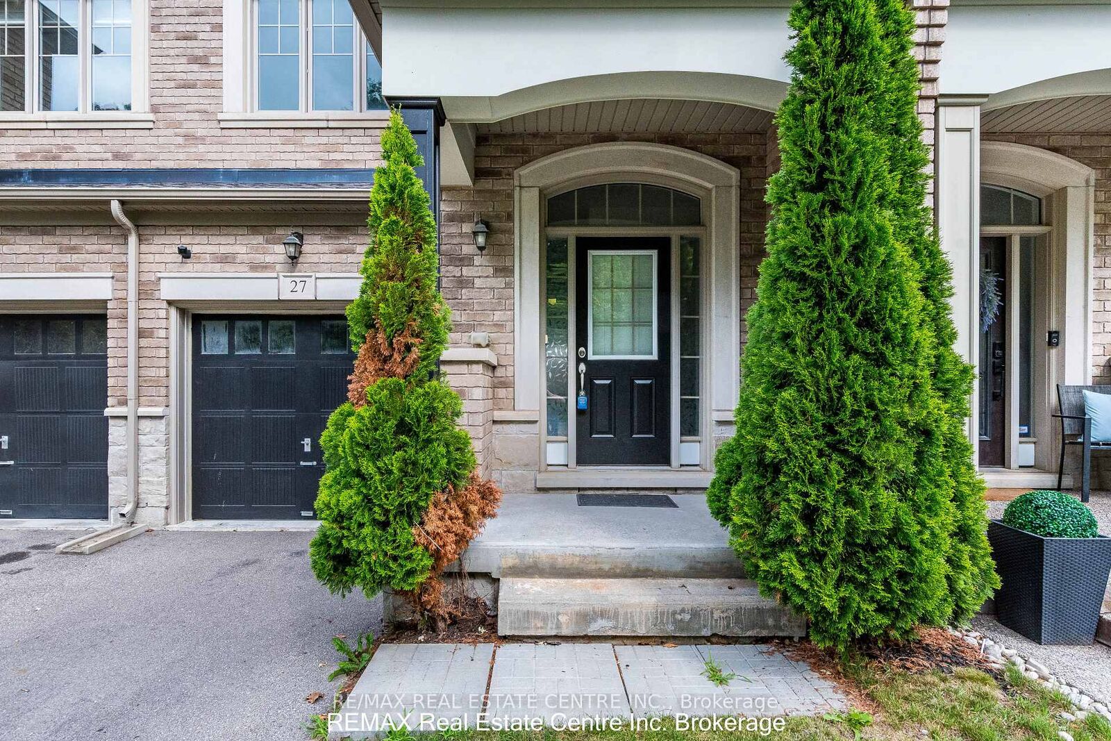 Property Photo: 27 Lady Evelyn Cres Brampton Ontario Circle ON L6Y 6C6