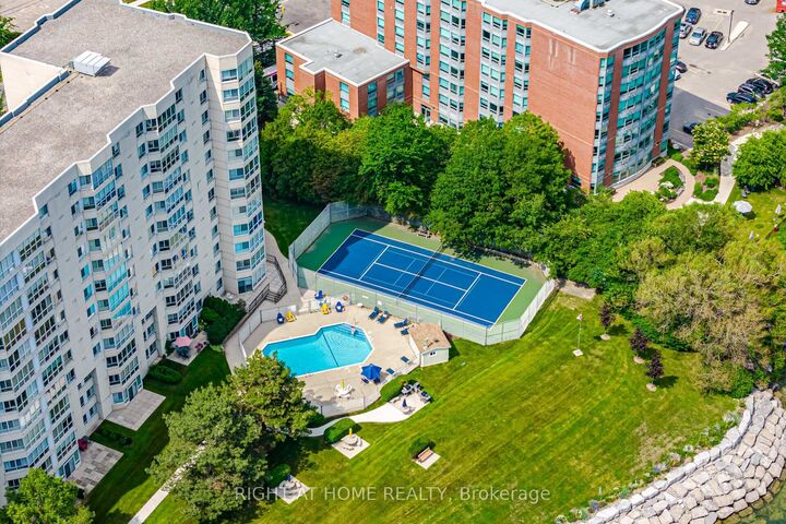 Property Photo: 5280 Lakeshore Road 1104 ON L7L 5R1
