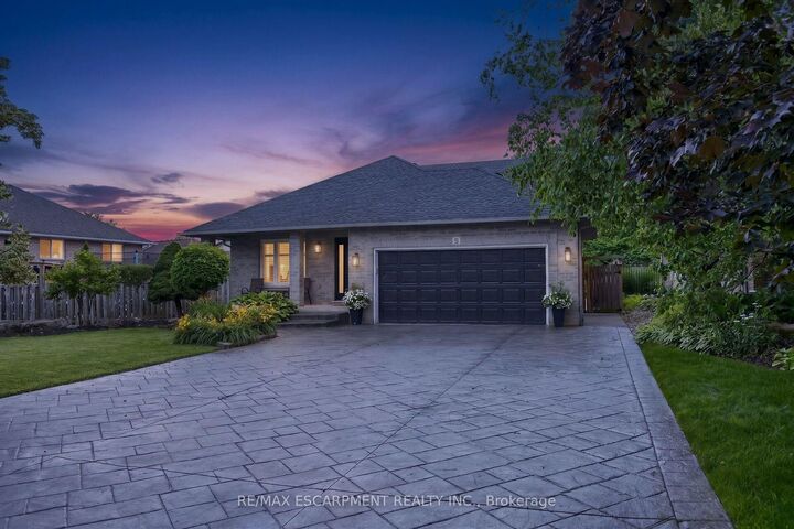 Property Photo: 51 Cabriolet Crescent ON L9K 1K5