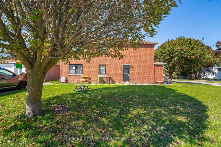 Property Photo: 21 Beverley Street (Lower) ON N2L 2H5
