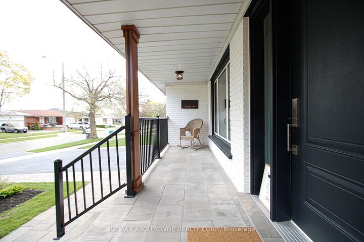 Property Photo: 3302 Cardross Road ON L4X 2N2